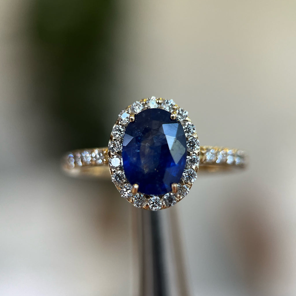 Anel safira com moldura de diamantes 0.30ct