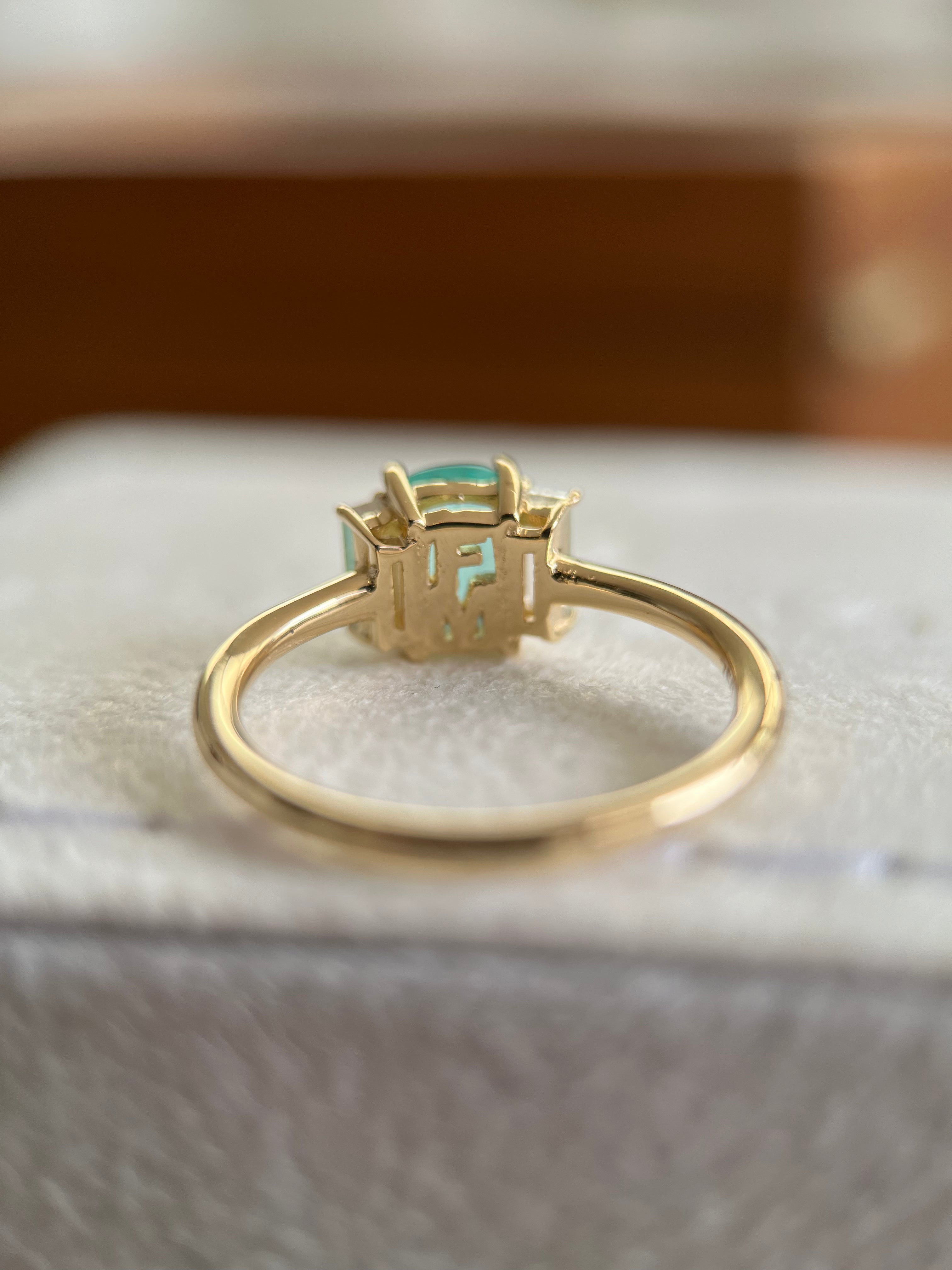 Turmalina Paraíba Antique 0.50ct com diamantes baguetes 0.30ct