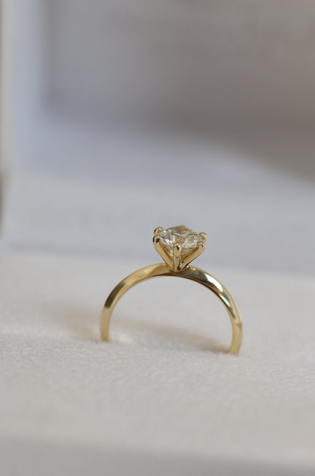 Solitário com diamante redondo de 0.80ct