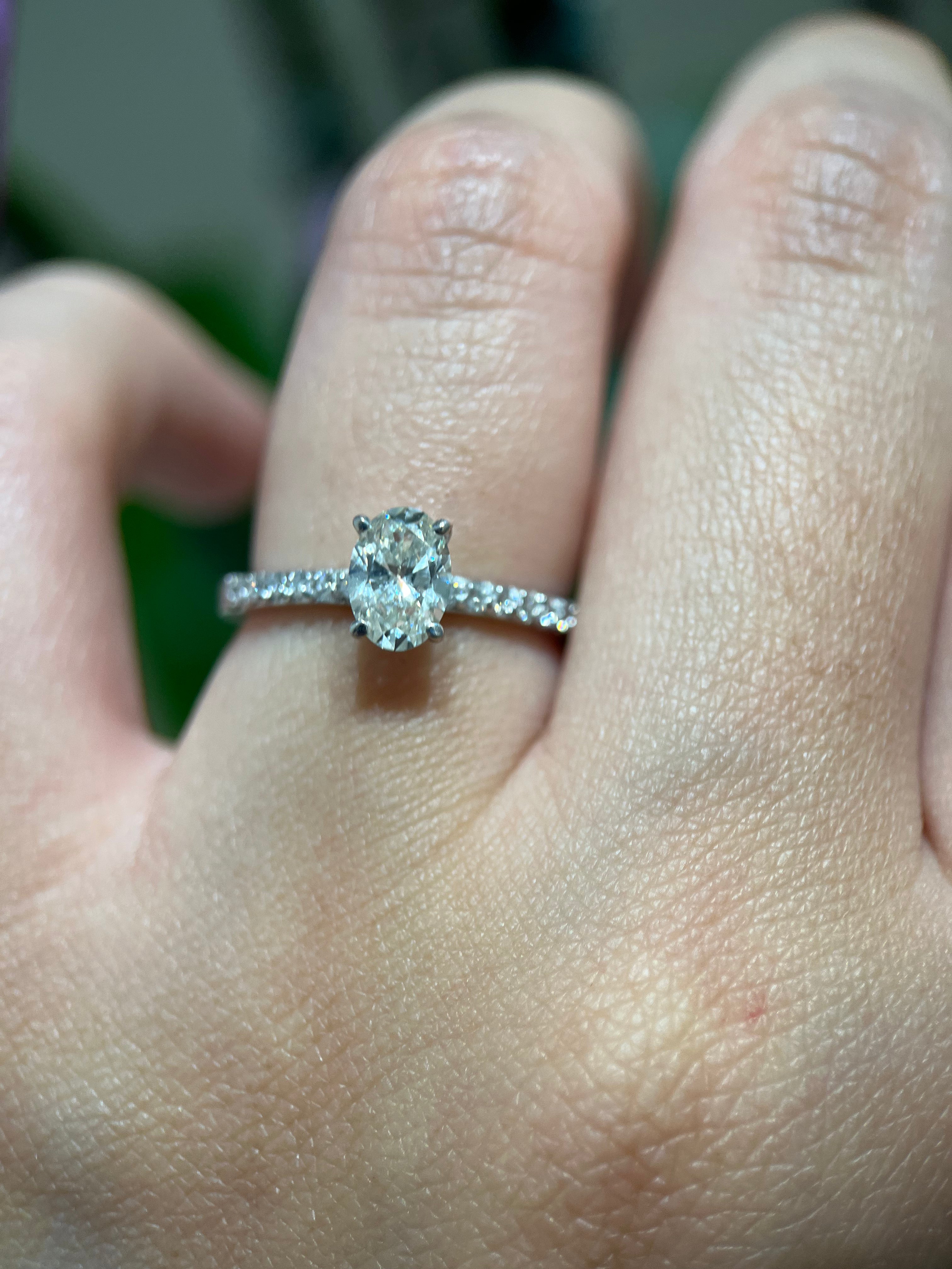 Anel Clarté diamante Oval 0.70 pontos