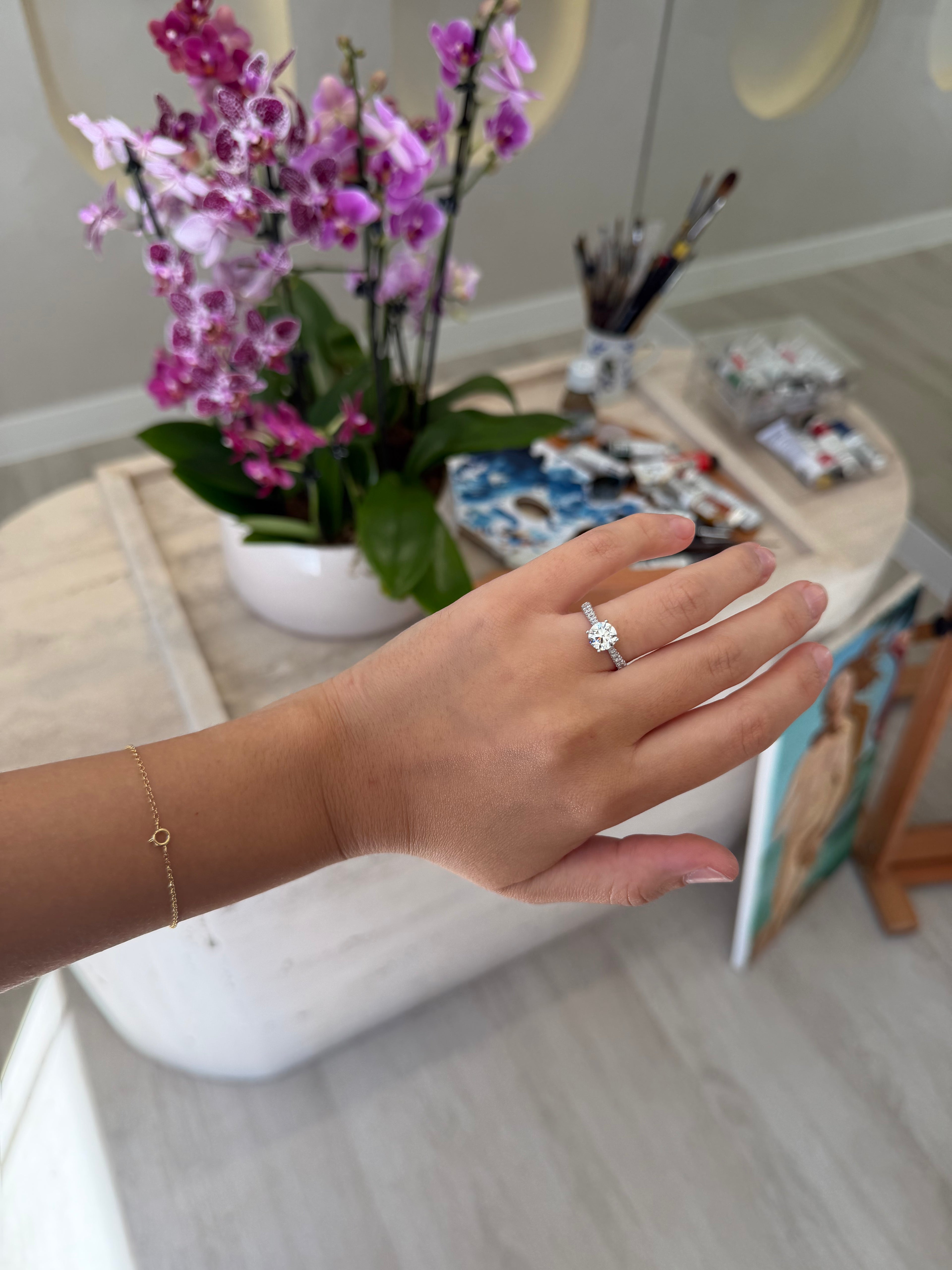 Solitário de ouro branco 18k com diamante central 1.5ct