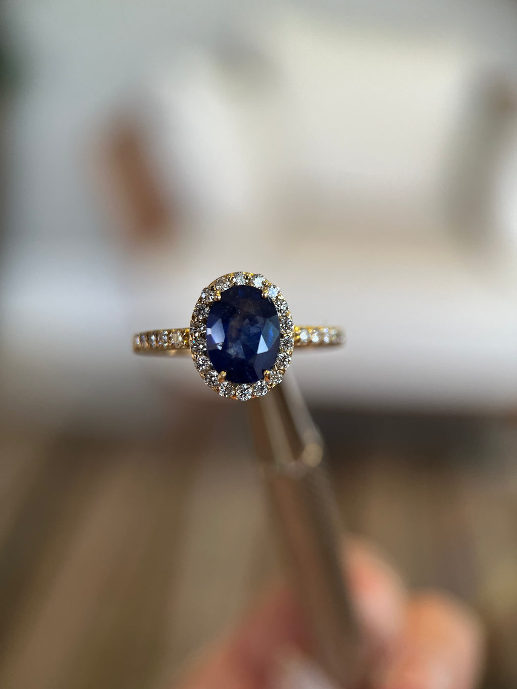 Anel safira com moldura de diamantes 0.30ct