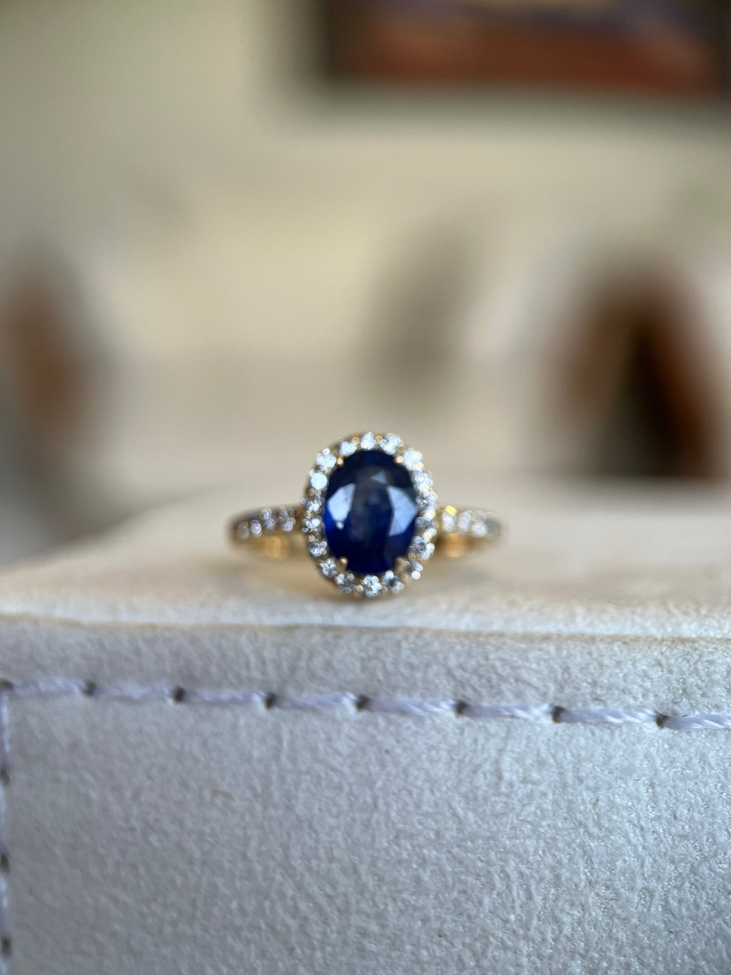 Anel safira com moldura de diamantes 0.30ct