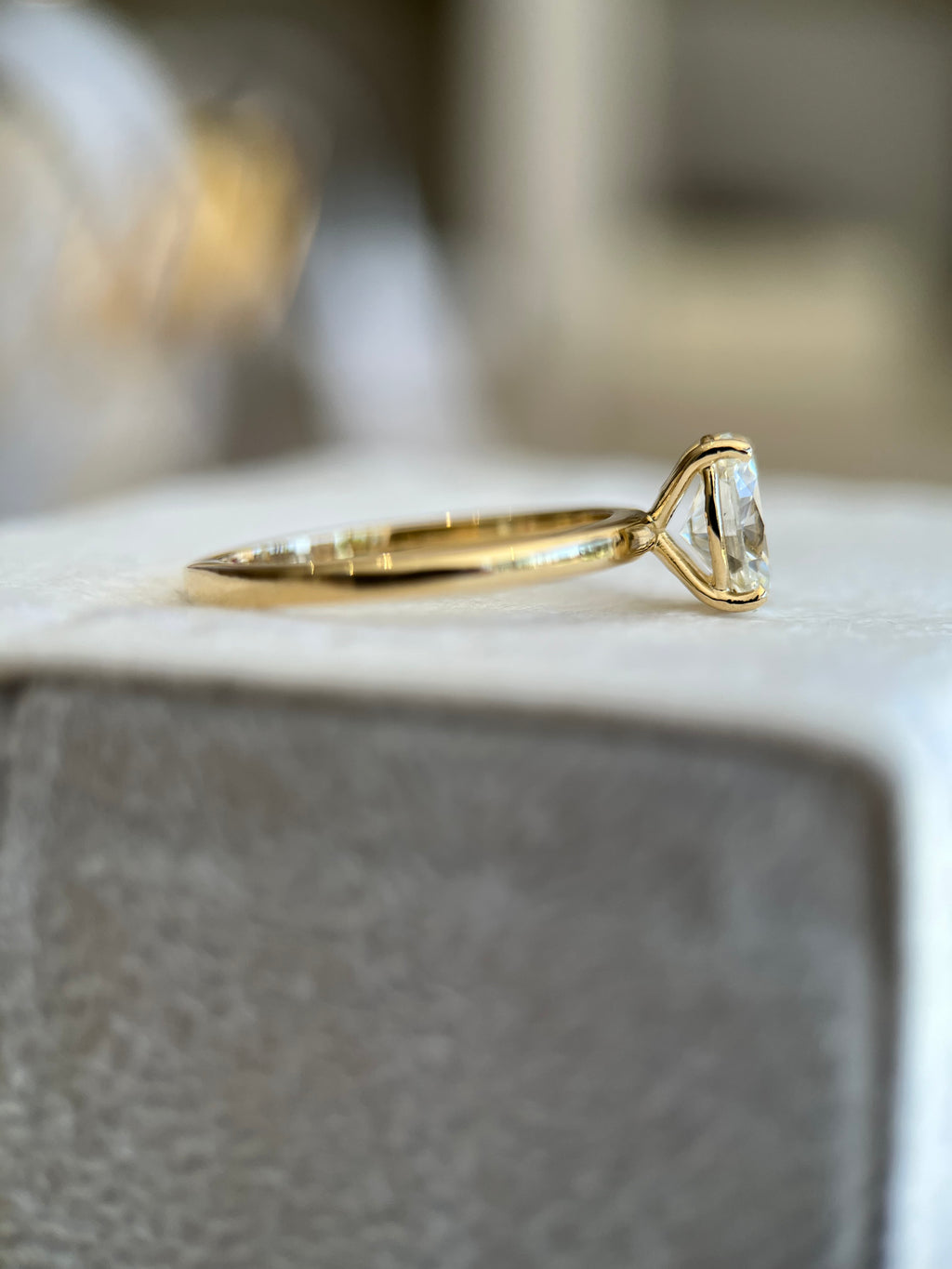 Solitário 0.80ct oval