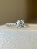 Solitário de ouro branco 18k com diamante central 1.5ct