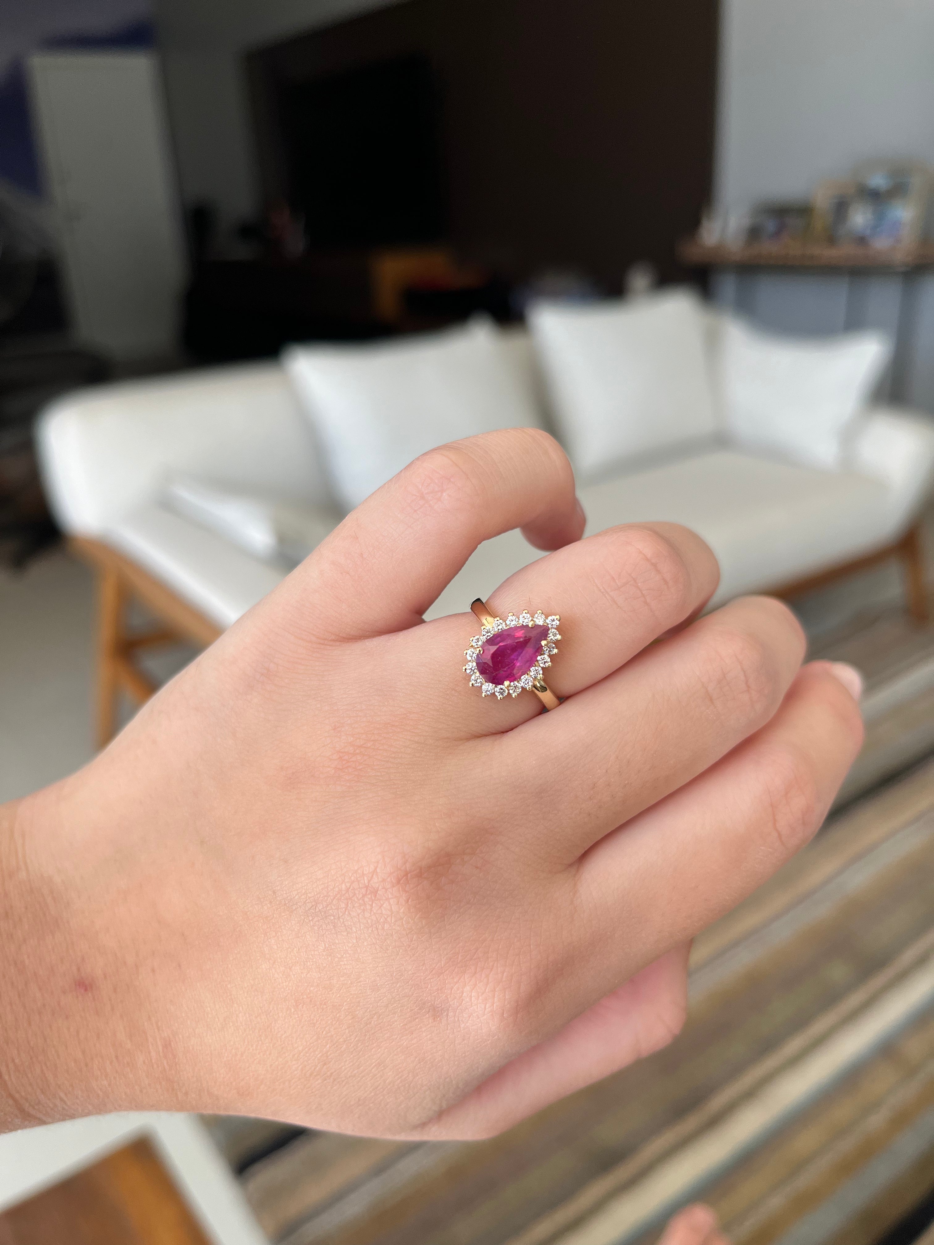 Anel Gota Rubi com diamantes