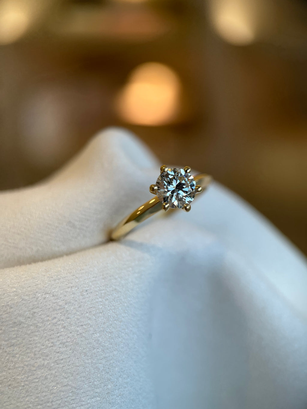 Solitário com diamante redondo de 0.80ct