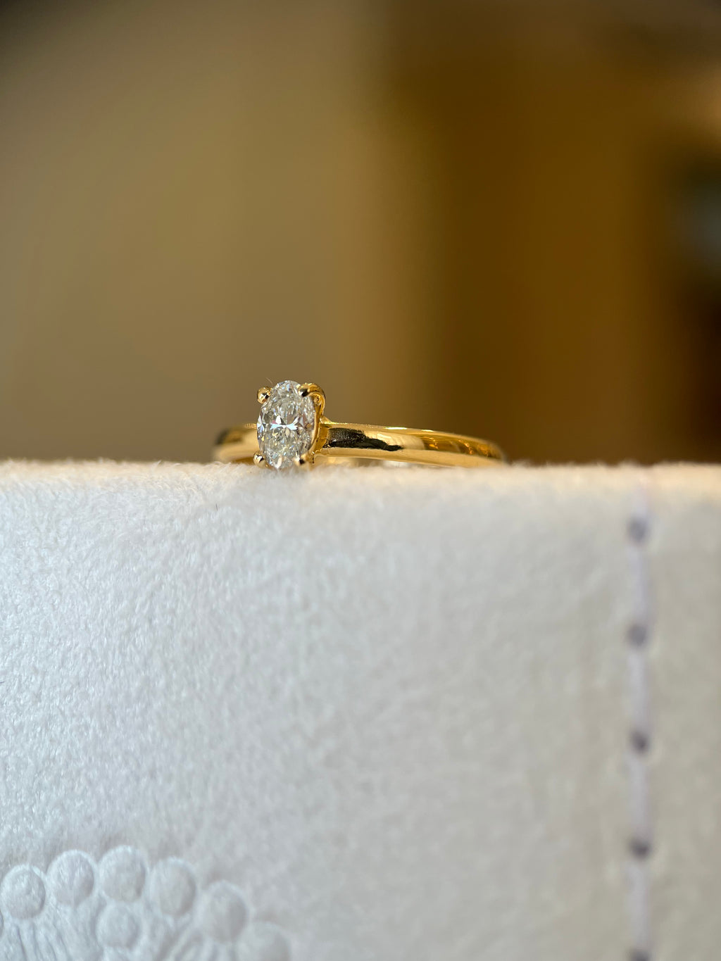 Solitário oval 0.30ct