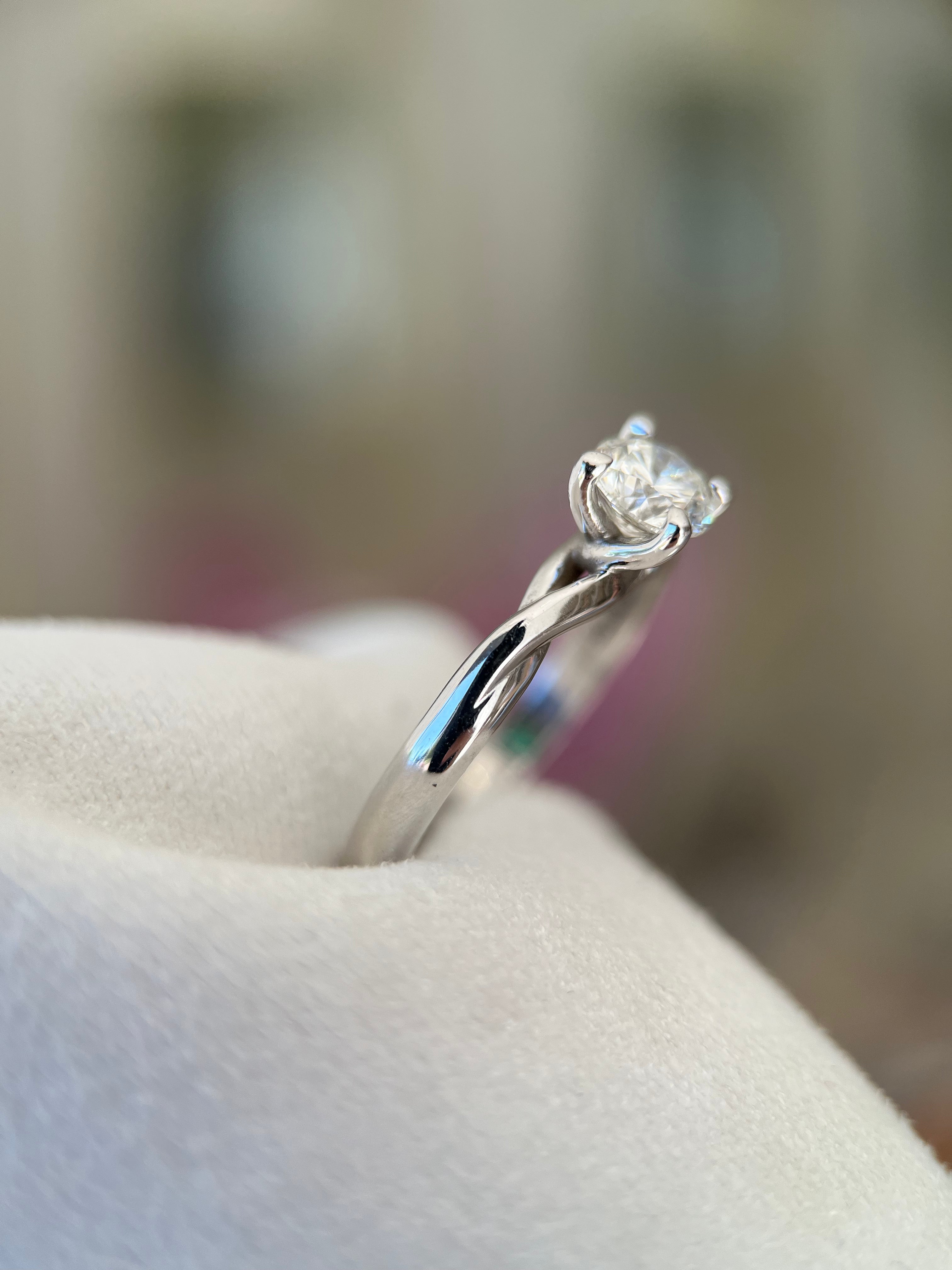 Anel Serenité 0.50ct redondo