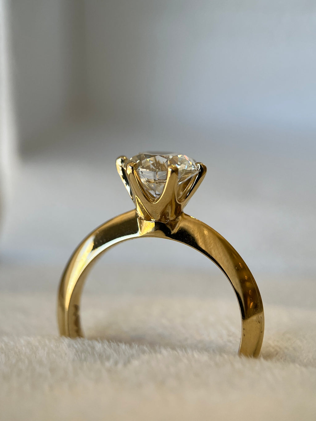 Solitário Clássico com 6 garras e diamante 1.5ct redondo