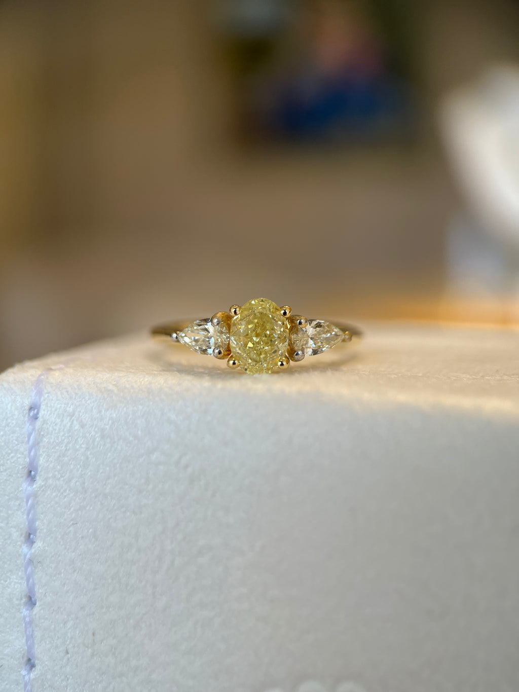 Solitário Deux Couleurs Fancy Yellow 0.80ct