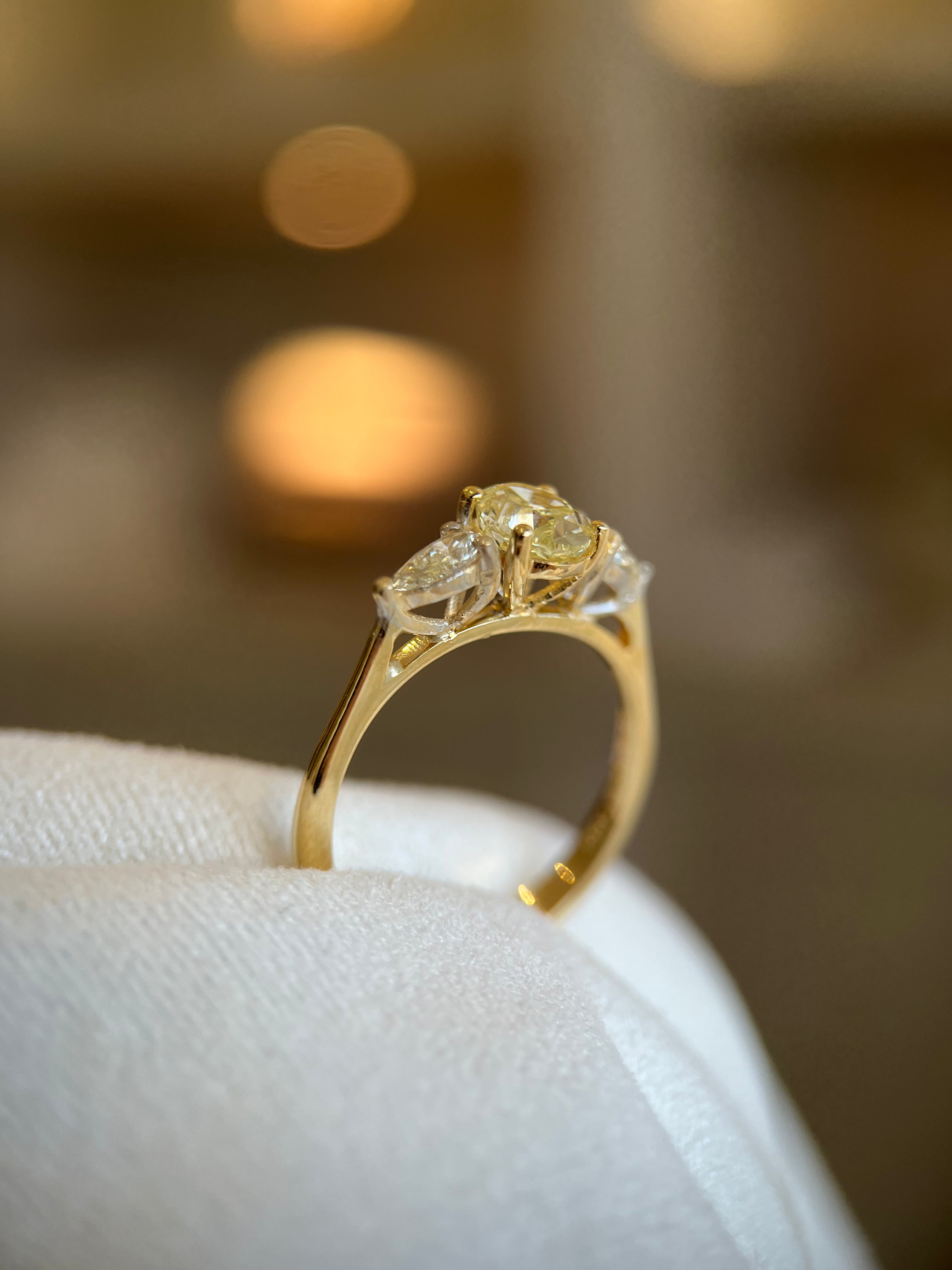 Solitário Deux Couleurs Fancy Yellow 0.80ct