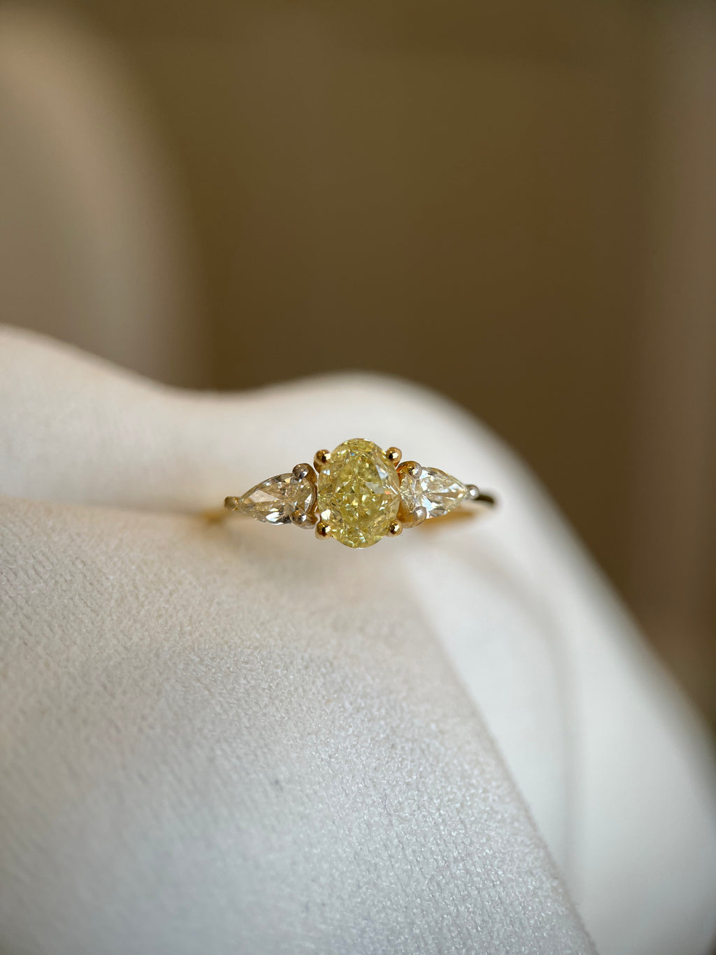 Solitário Deux Couleurs Fancy Yellow 0.80ct