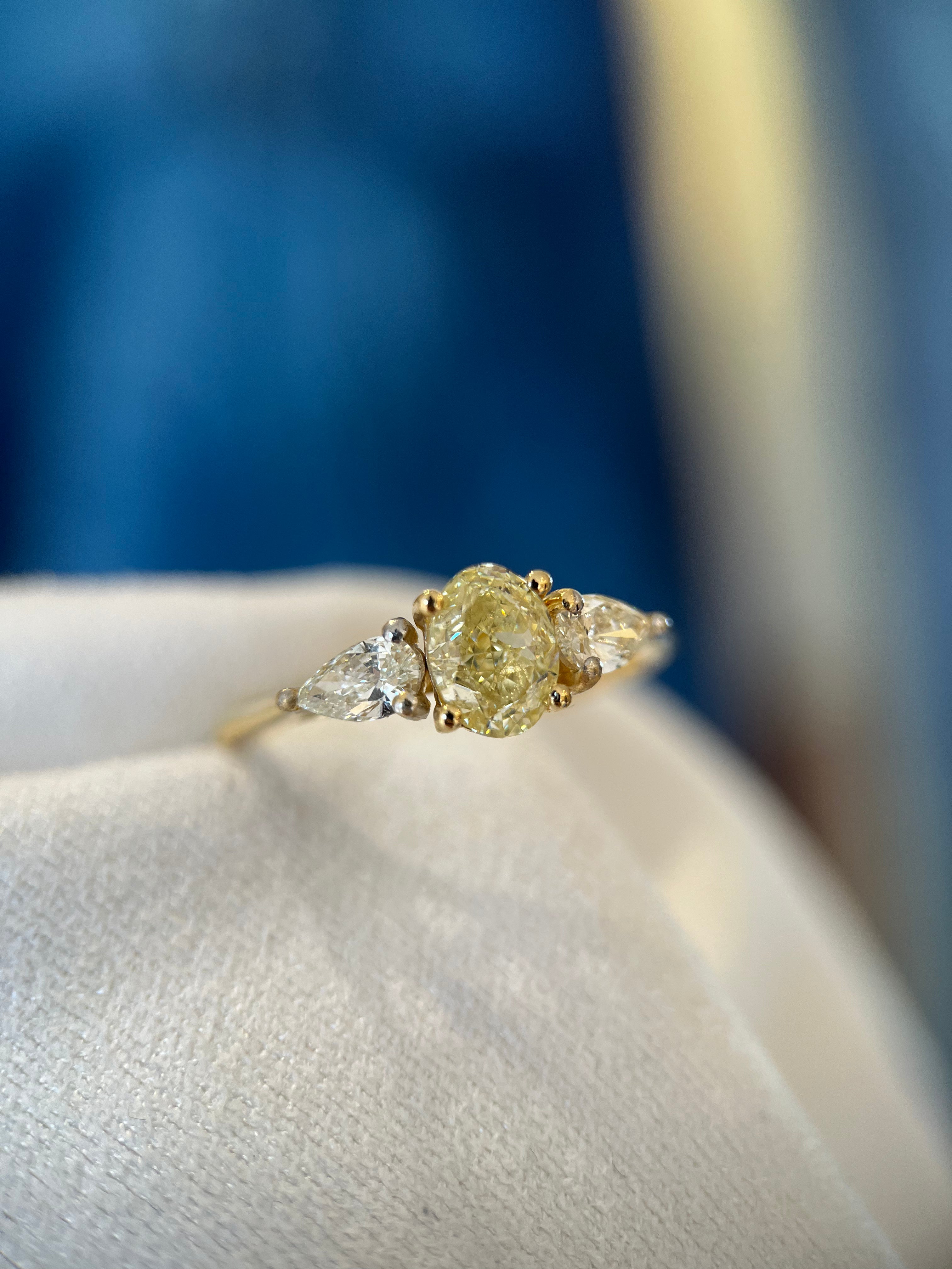 Solitário Deux Couleurs Fancy Yellow 0.80ct