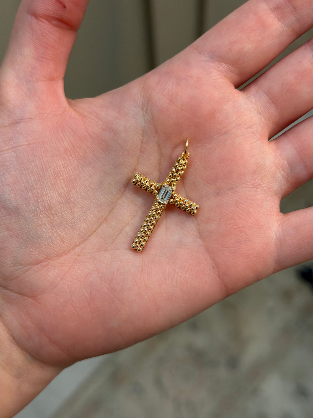 Cruz de Ouro Rosé com diamante 0.50ct