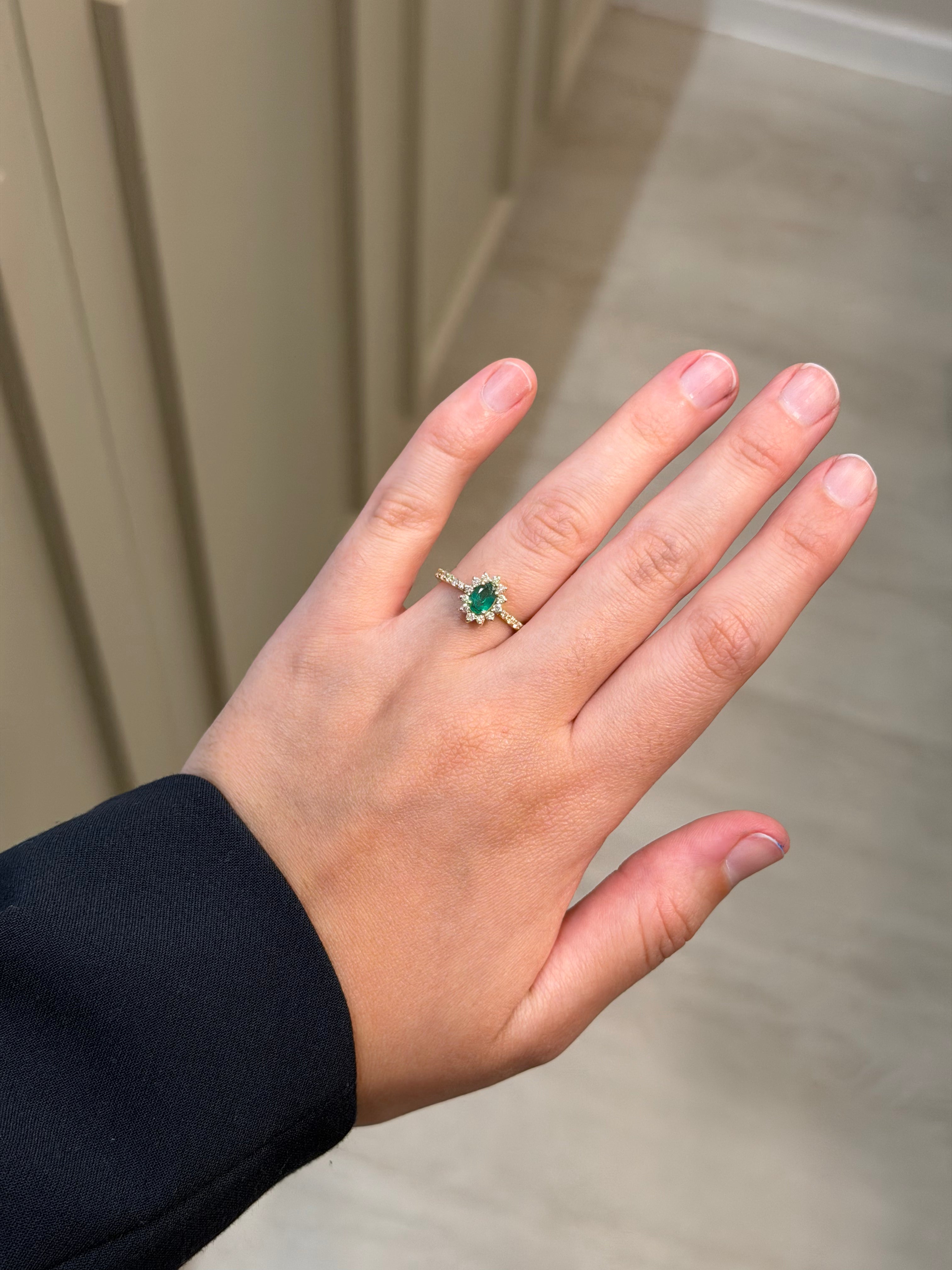 Anel Dégradé com Esmeralda e Diamantes