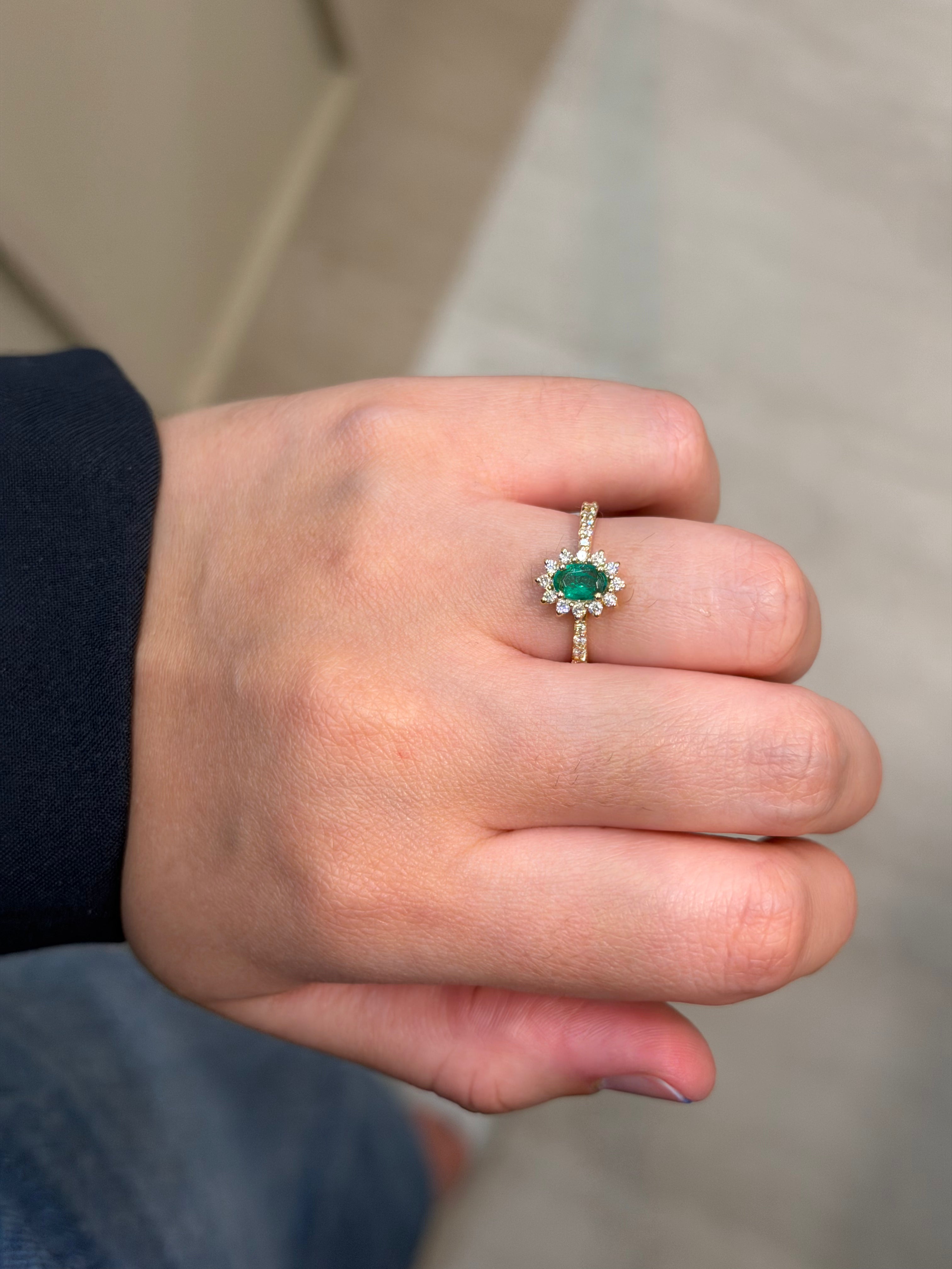 Anel Dégradé com Esmeralda e Diamantes