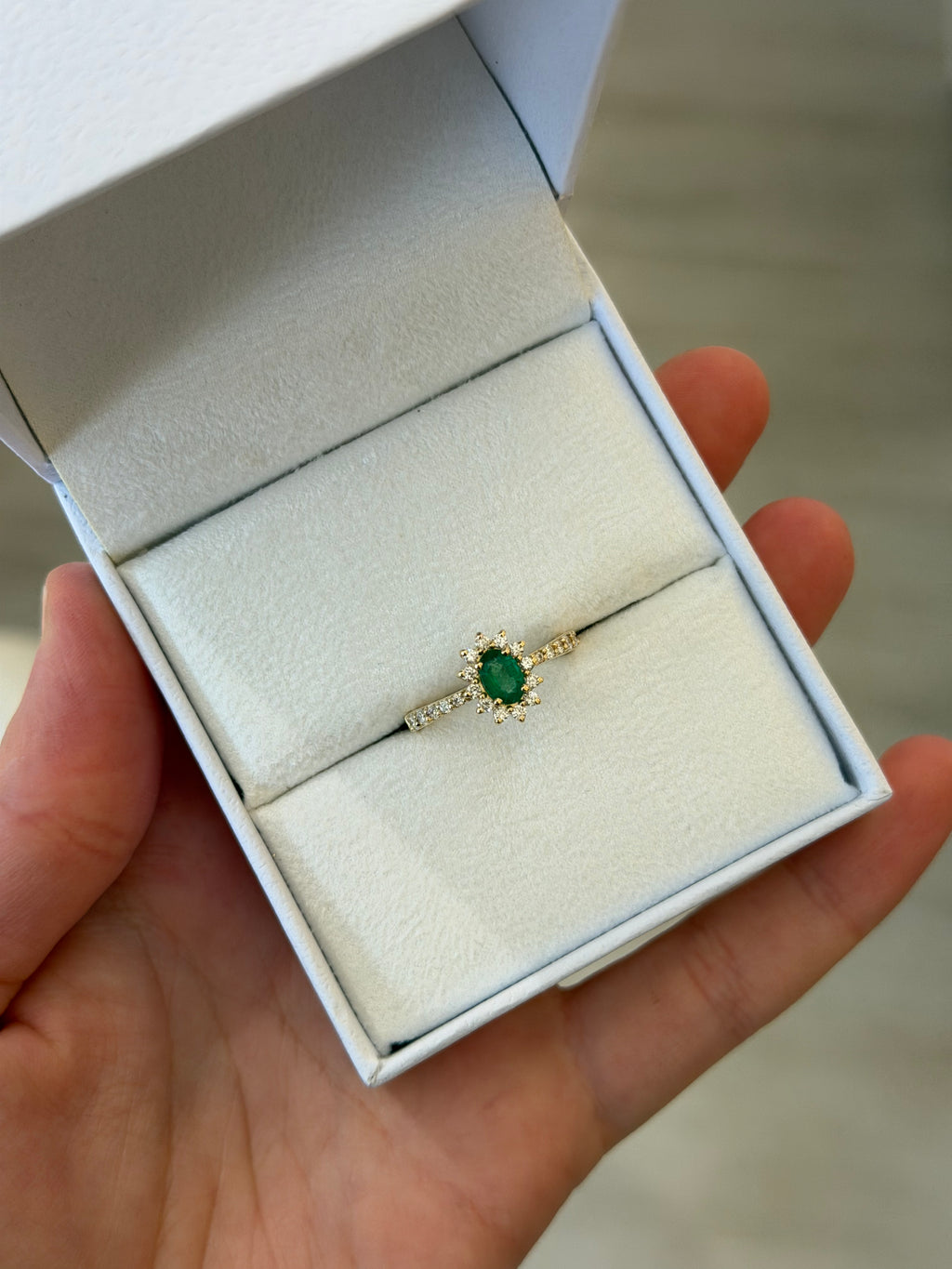 Anel Dégradé com Esmeralda e Diamantes