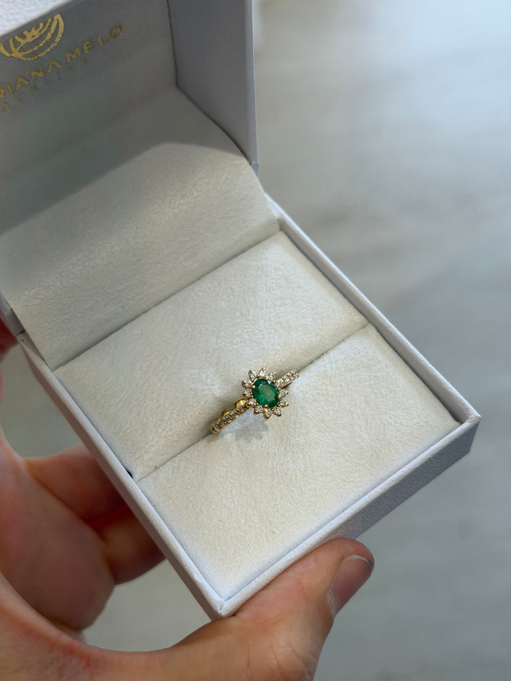 Anel Dégradé com Esmeralda e Diamantes