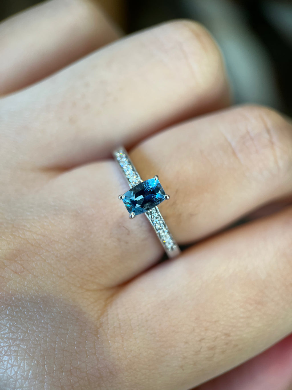 Solitário Água Marinha e diamantes
