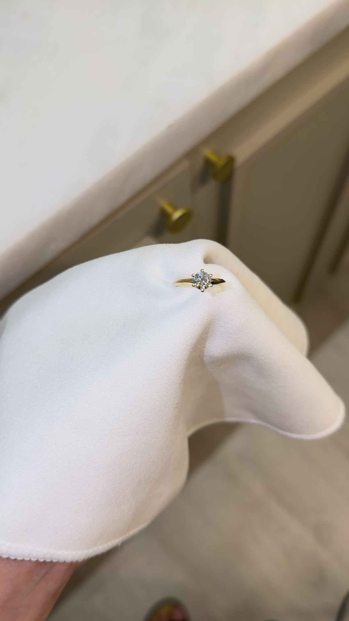 Solitário com diamante redondo de 0.80ct