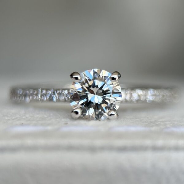 Solitário Etoile 0.72 ct com GIA