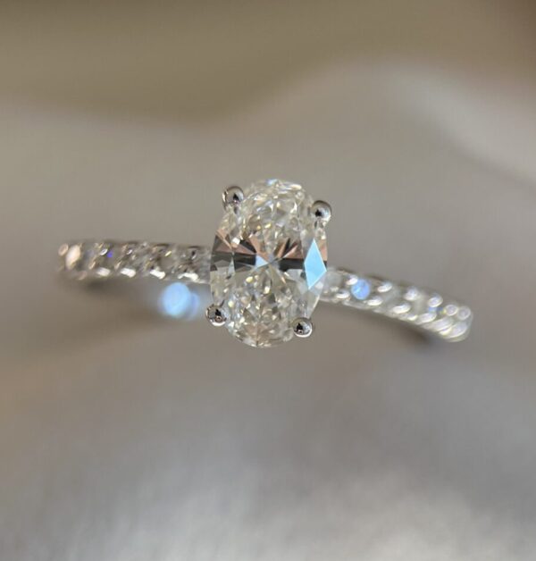 Anel Clarté diamante Oval 0.50 pontos