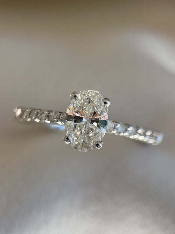 Anel Clarté diamante Oval 0.50 pontos