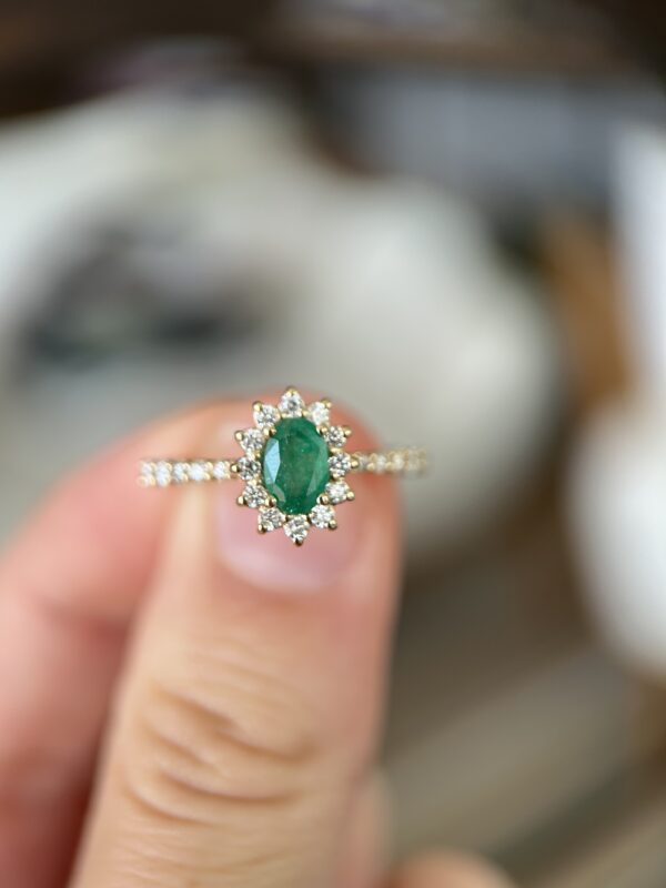 Anel Dégradé com Esmeralda e Diamantes - Imagem 6
