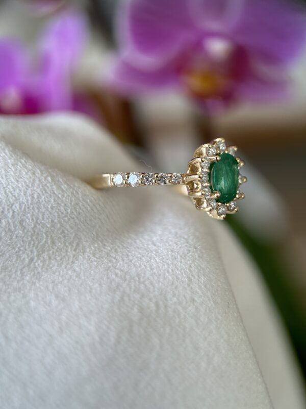 Anel Dégradé com Esmeralda e Diamantes - Imagem 4