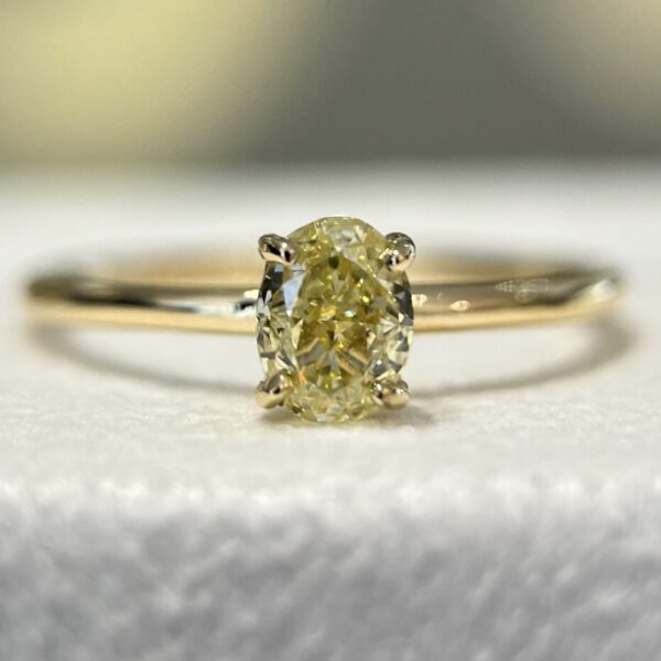 Anel de Ouro 18K com Diamante Fancy Yellow