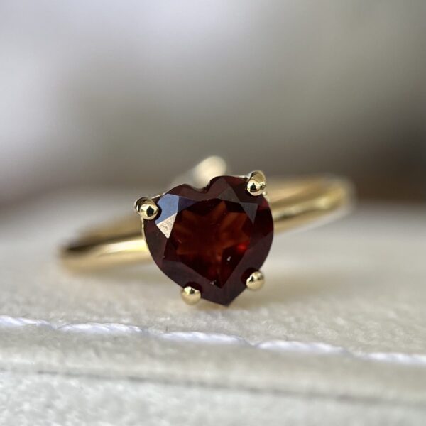 Anel Ruby Heart
