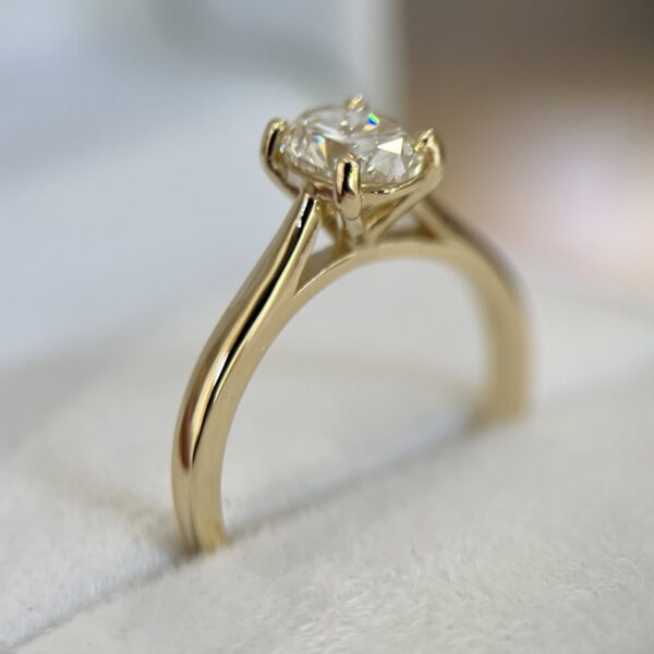 Solitário Héritage oval 0.70 ct